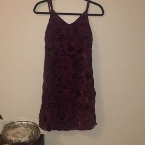 Xs maroon velvety dress